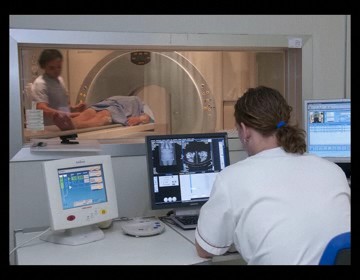 Imagen de El Hospital de Torrevieja invierte 385.000 euros en un nuevo sistema de resonancia magnética