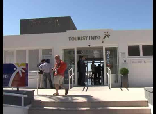 Imagen de La oficina de Turismo de Torrevieja renueva la Certificación Q de 