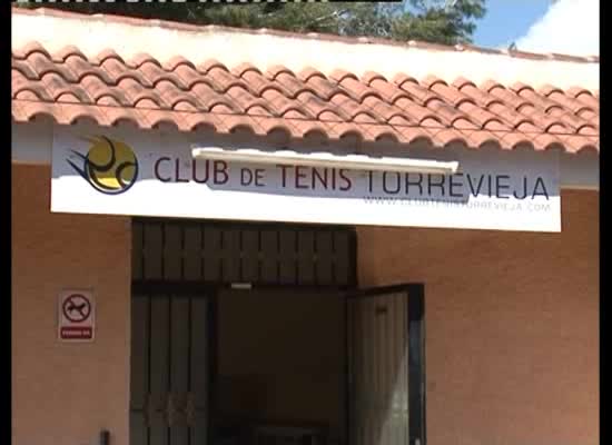 Imagen de El equipo absoluto del Club de Tenis Torrevieja campeón de la Comunidad Valenciana