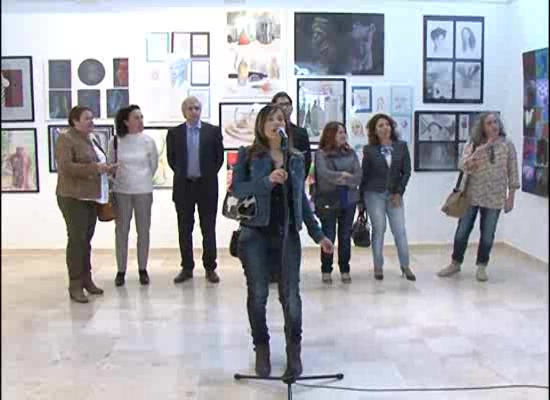 Imagen de 50 alumnos del IES Mediterráneo exponen sus trabajos de arte en el Centro Cultural