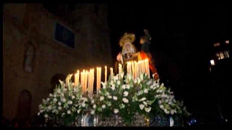 Imagen de Contrastes procesionales entre el Silencio y los Encuentros