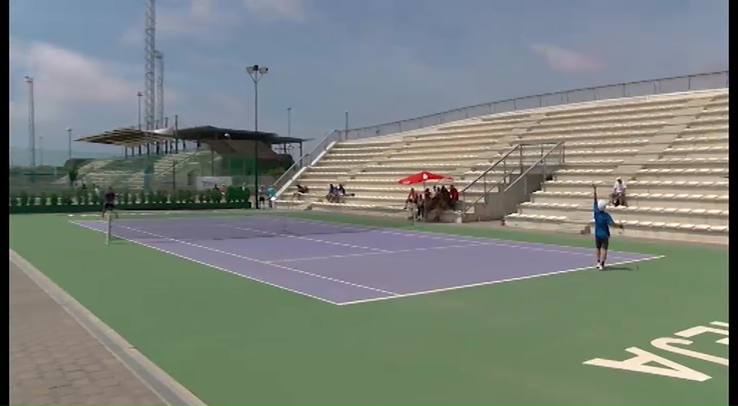 Imagen de El Primer Campeonato de Tenis Torrevieja Sports City reunió a más de 60 tenistas de la provincia.
