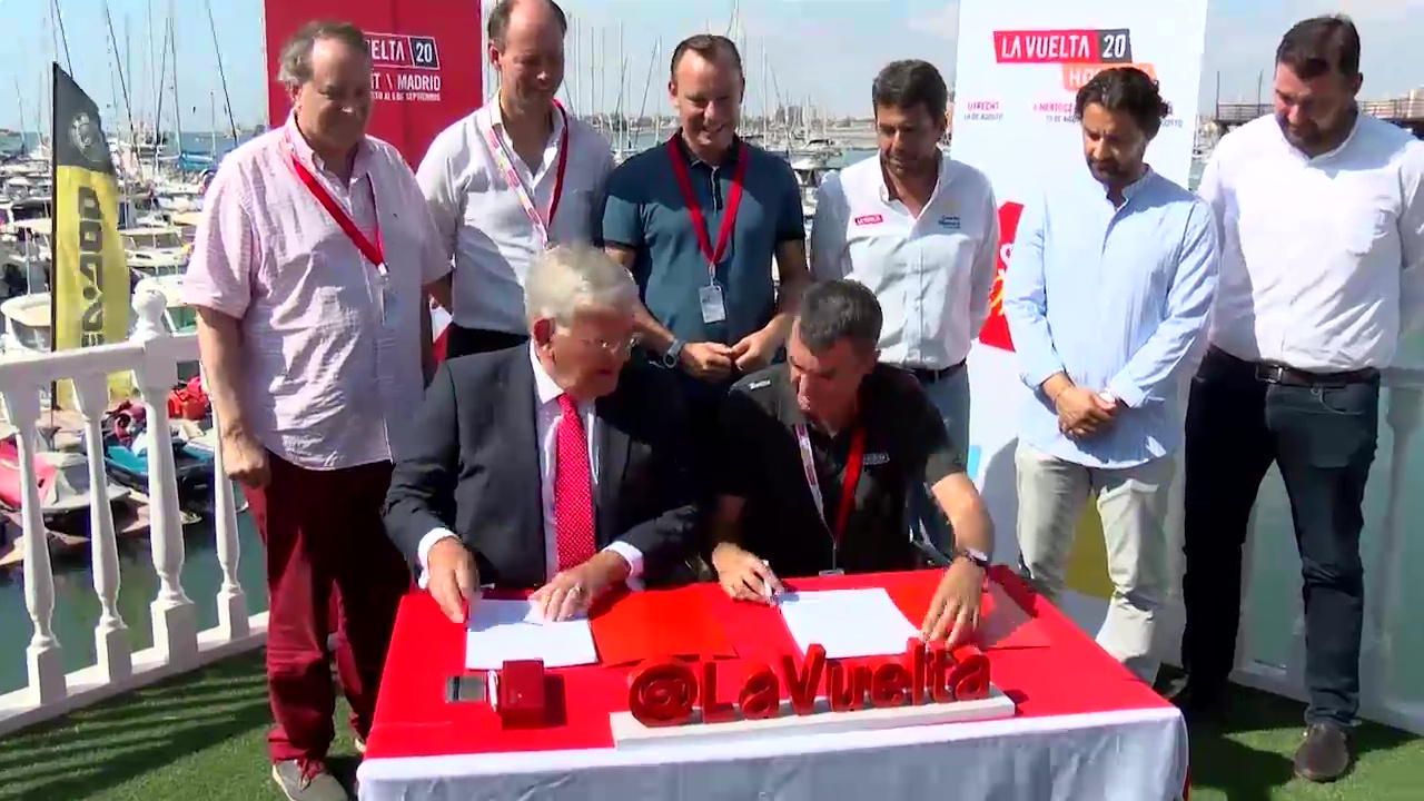 Imagen de Torrevieja pasa el testigo de la salida de La Vuelta a la ciudad holandesa de Utrecht