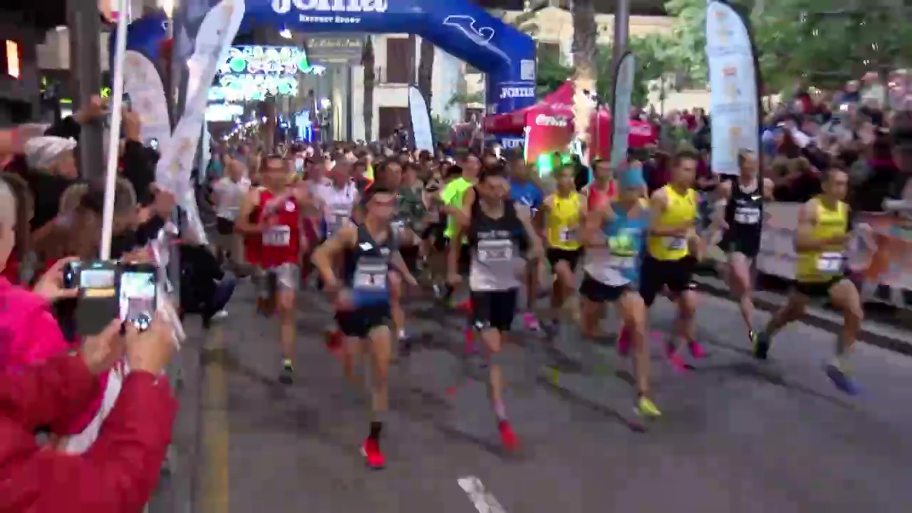 Imagen de Más de 500 personas participan en la VII Carrera Nocturna La Purísima Torrevieja Salud