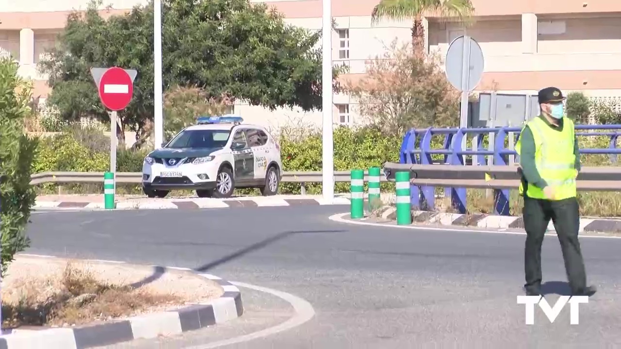 Imagen de La Guardia Civil controla los accesos a Torrevieja para evitar la llegada de turismo residencial