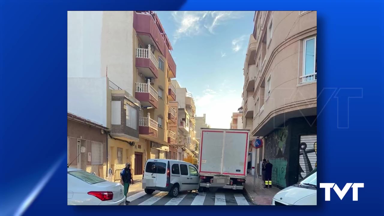 Imagen de Accidente de tráfico en un céntrico cruce de Torrevieja