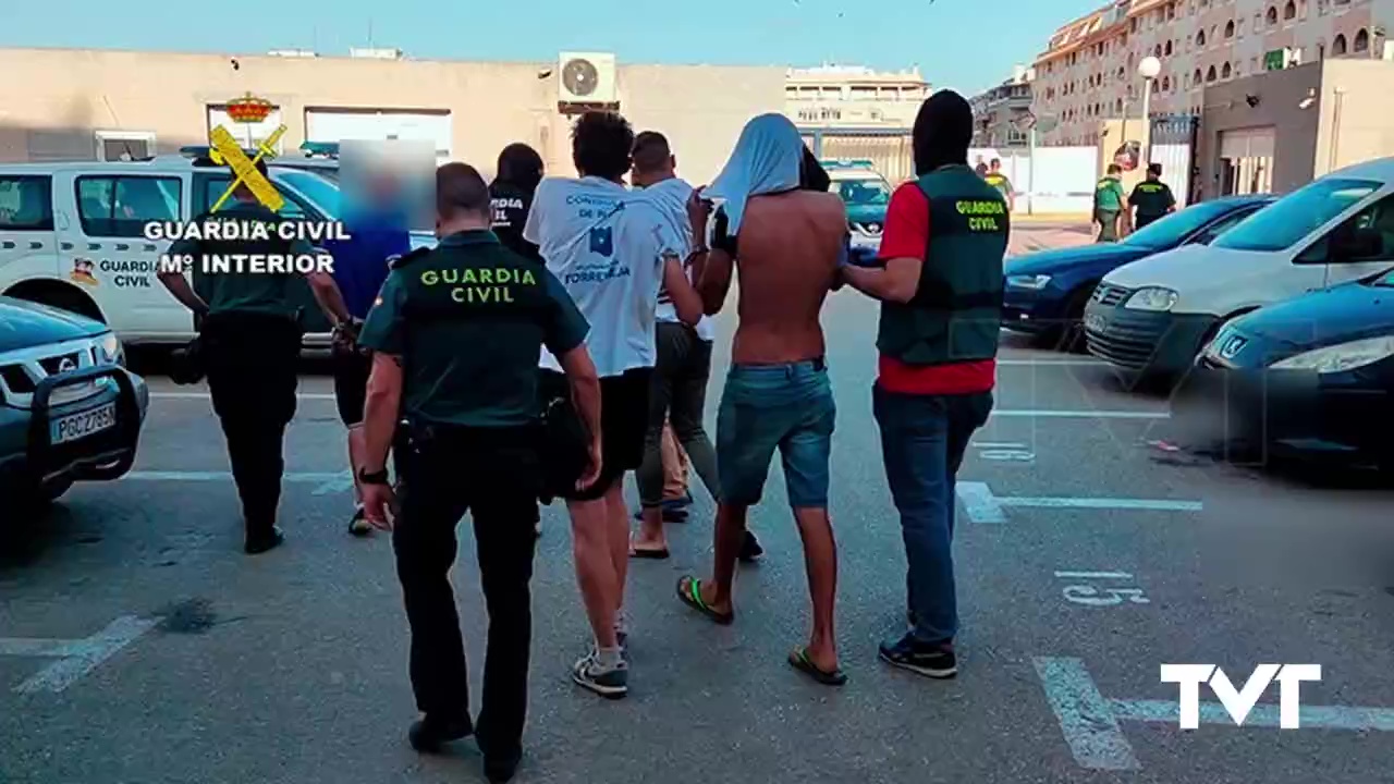 Imagen de La Guardia Civil detiene en Torrevieja a 11 personas que tenían un negocio de viviendas usurpadas