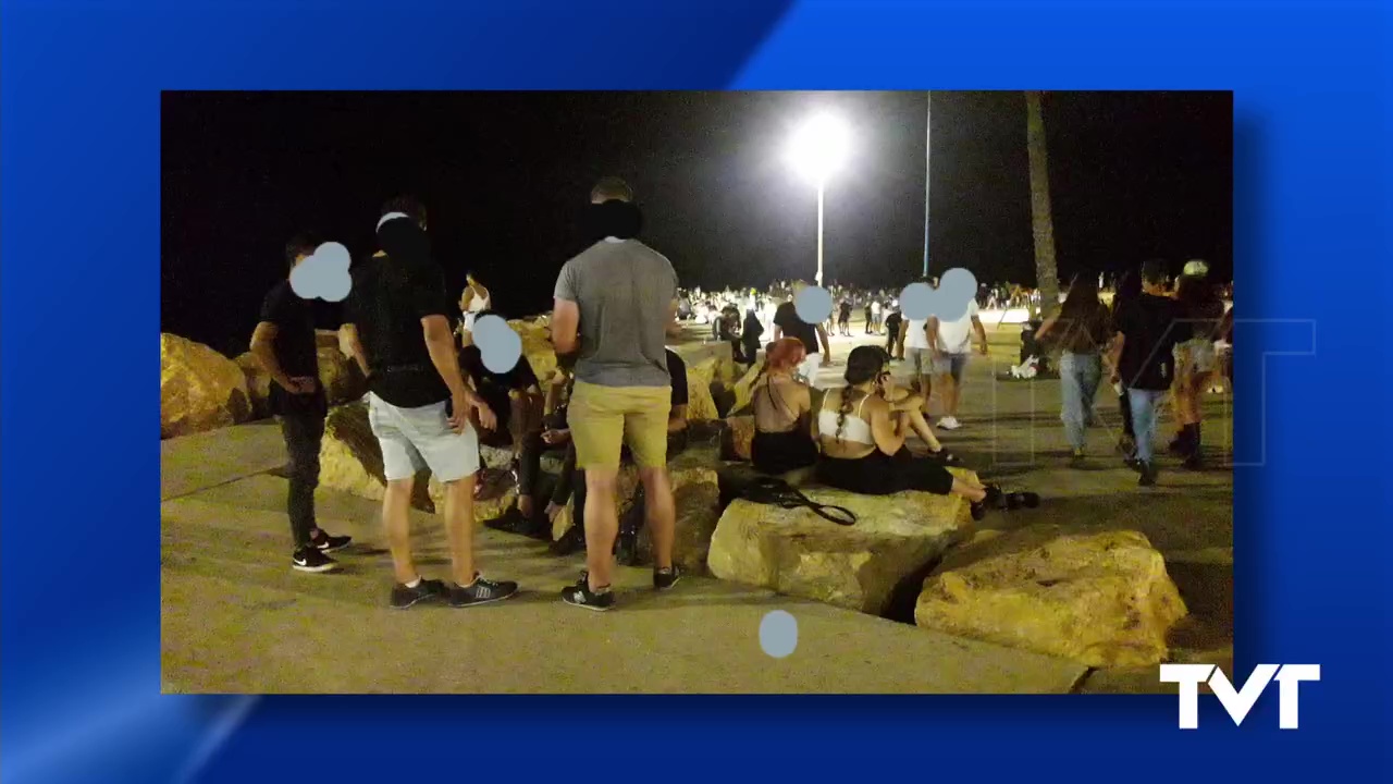 Imagen de Policía Local y Guardia Civil requisan bebidas en un macrobotellón en las piscinas naturales