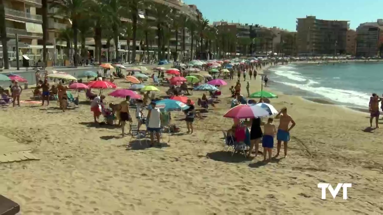 Imagen de Salvan la vida a un hombre que se estaba ahogando en la Playa del Cura