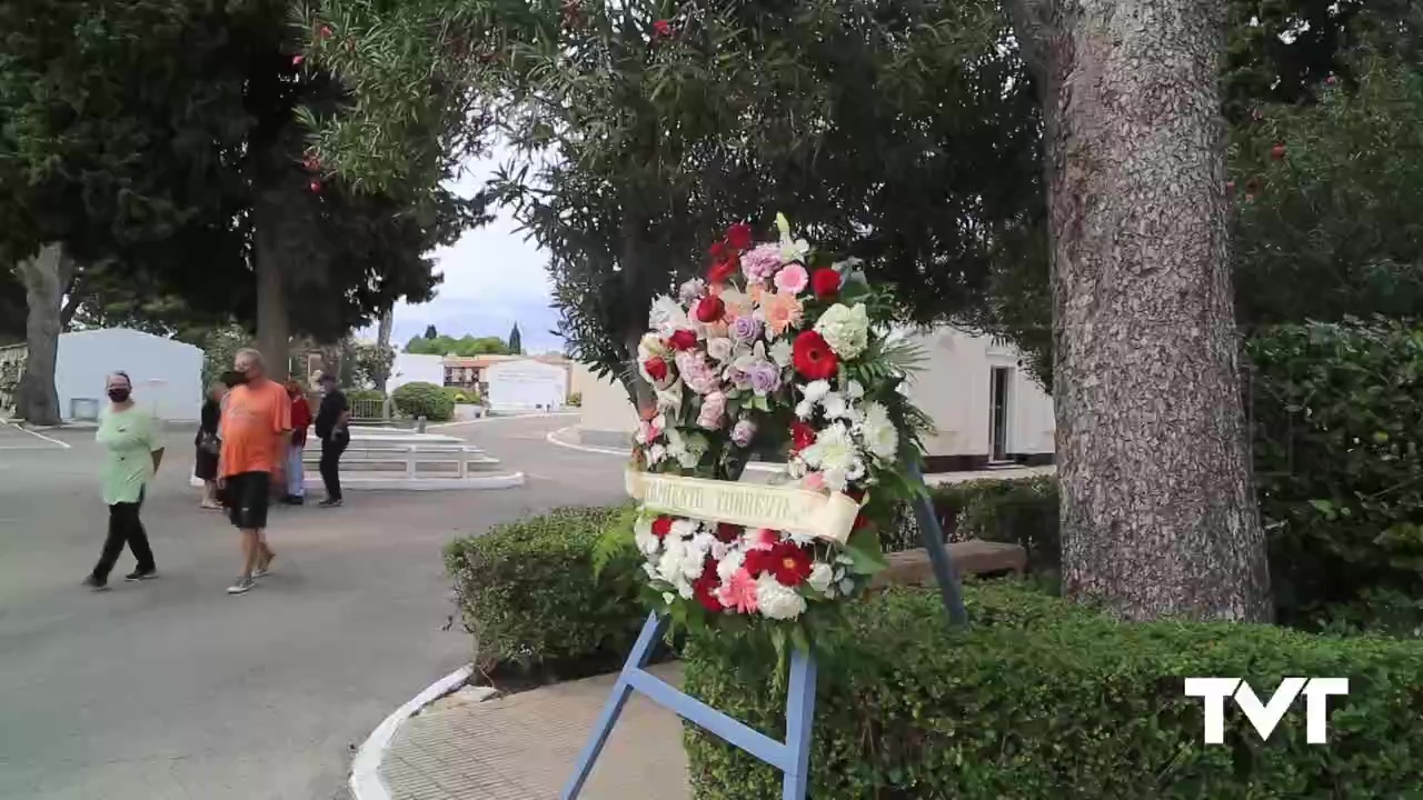 Imagen de Los torrevejenses recuerdan a los que ya no están en la festividad de TODOS LOS SANTOS