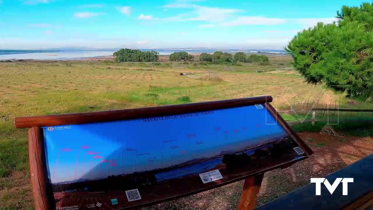 Imagen de Mastral dona al Parque Natural una fotografía interpretativa del paisaje de la laguna de La Mata