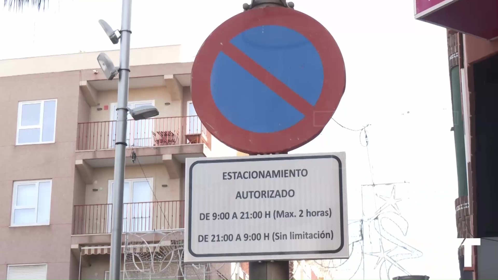 Imagen de Nueva modificación de estacionamiento autorizado en Ramón Gallud: de 9-21h (límite 2 horas) 