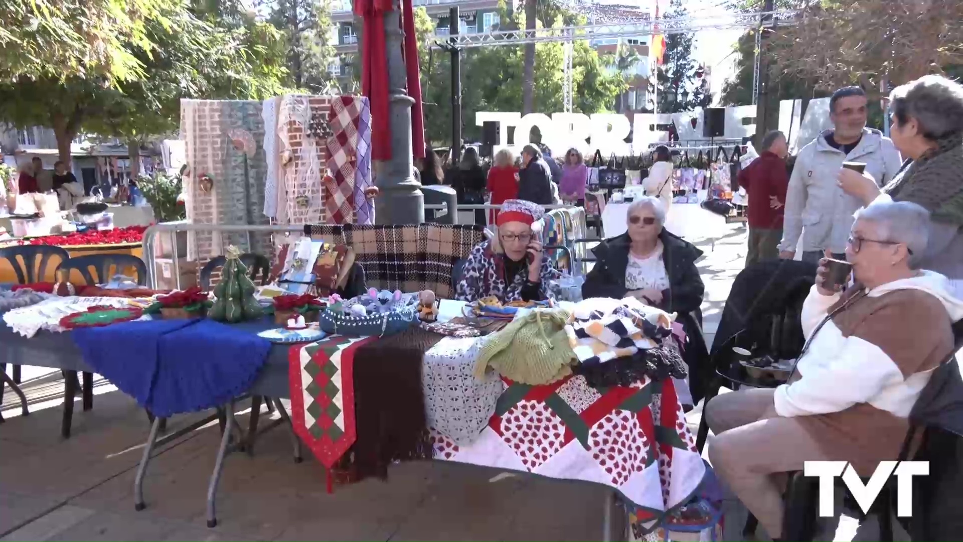 Imagen de Celebrada la III Feria de Artesanía creativa con 130 artesanos de Torrevieja 