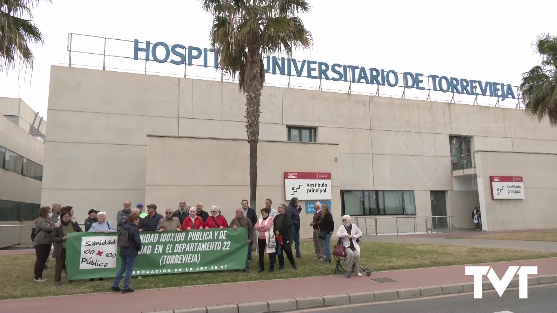 Imagen de Sanidad reduce a una décima parte el presupuesto del anterior gobierno valenciano para obras del Hospital de Torrevieja según la Plataforma por la Sanidad 100x100 pública 