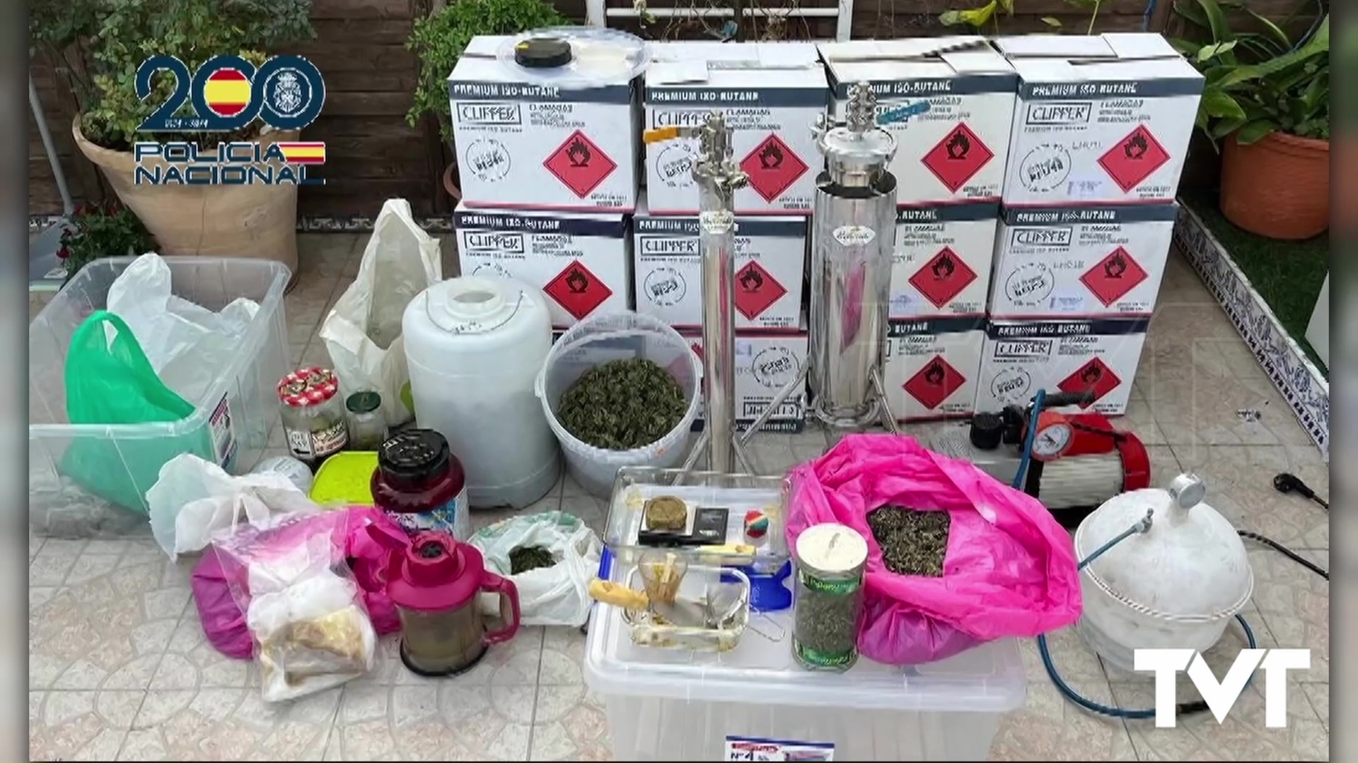 Imagen de La PN detiene a 17 personas, dos de ellas en Orihuela Costa y Pilar de la Horadada, implicadas en la elaboración de la droga «Rosin» 