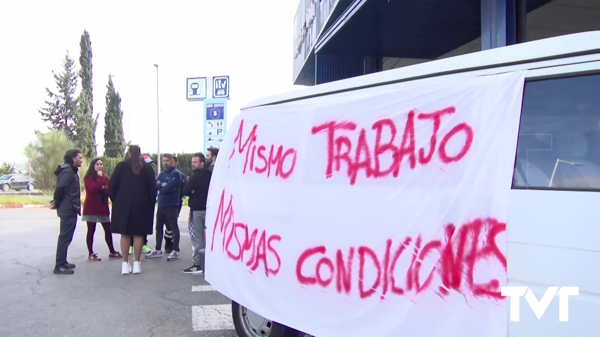 Imagen de La Generalitat encauza el acuerdo de equiparación salarial y pide a los trabajadores de las ITV que suspendan la huelga 