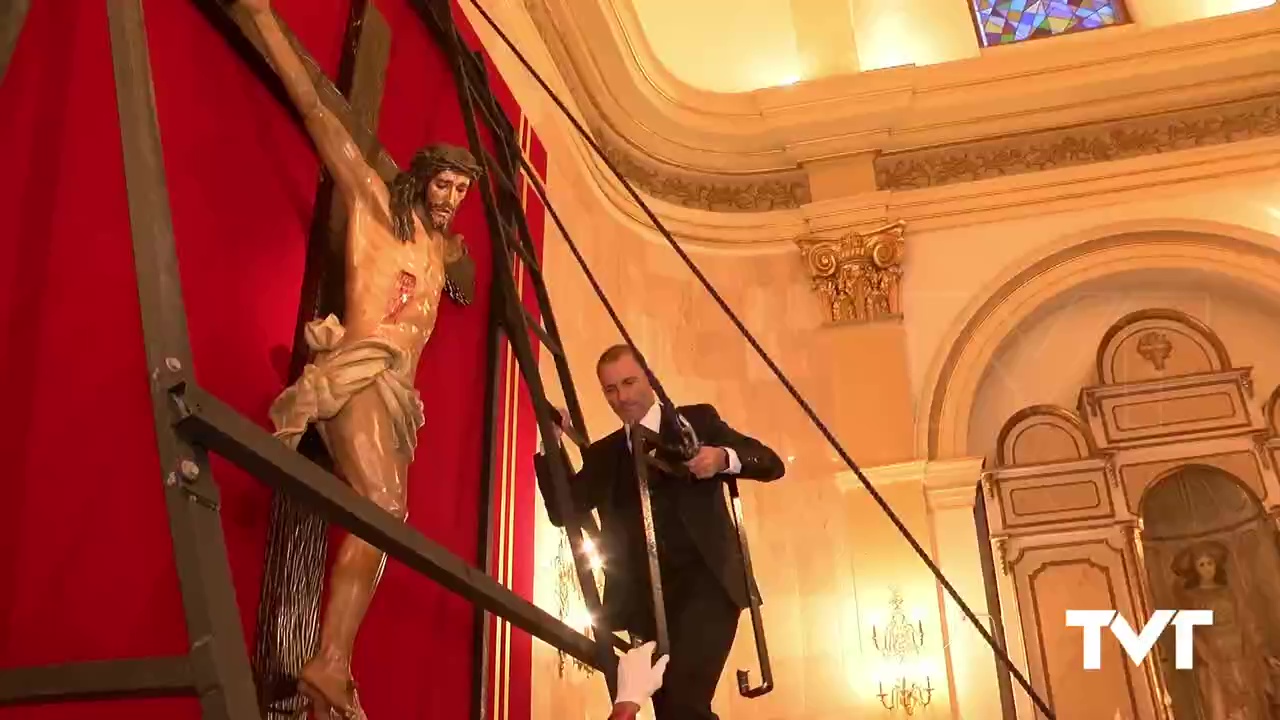 Bajada y Vía Crucis Cristo Crucificado