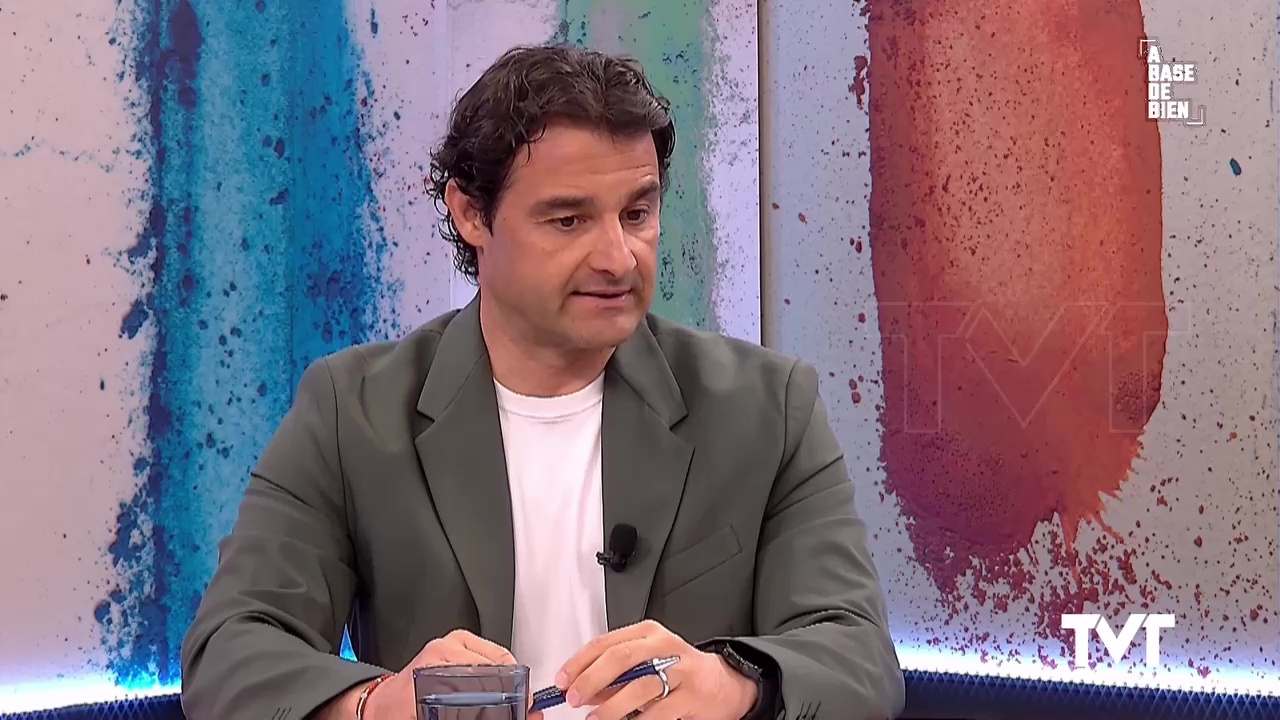 33 - Eduardo Dolón