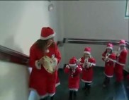 Imagen de Niños Cantan A Pacientes Del Hospital Usp San Jaime De Torrevieja