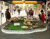 Imagen de Pequeños Y Jovenes Disfrutaron Con El El Scalextric Gigante Del Comercio Local