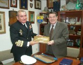 Imagen de El Almirante De Acción Marítima De La Armada Española Visita El Submarino S-61 Delfín