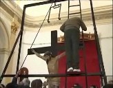 Imagen de Emotiva Bajada Del Crucificado De Su Altar Y Via Crucis Al Calvario