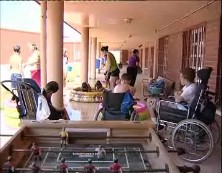 Imagen de El Alcalde De Torrevieja Visita La Escuela De Verano Para Niños Con Discapacidad