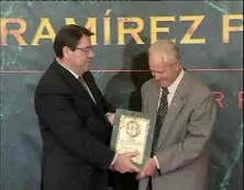 Imagen de Age Concern Y Eduardo Gil Soto Recibieron La Metopa Del Diego Ramirez Pastor