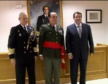 Imagen de Francisco Grau Recibe De Manos Del Rey La Gran Cruz Al Mérito Militar Con Distintivo Blanco