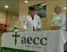 Imagen de Usp San Jaime Y La Aecc Celebran El Día Mundial Del Cáncer En Torrevieja