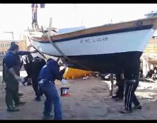 Imagen de Alumnos De Carpintería De Ribera Del Taller De Empleo Ponen A Punto Las Embarcaciones De Vela Latina