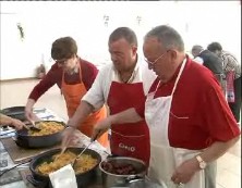 Imagen de La Casa De La Tercera Edad De San Pascual Cocinó Migas Para Recaudar Alimentos