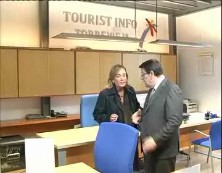 Imagen de La Consellera De Turismo Visita Oficina De Turismo De Torrevieja Con Q De Calidad