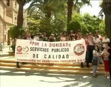 Imagen de Huelga Funcionarios Frente A Las Puertas Del Ayuntamiento De Torrevieja