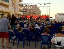 Imagen de El Coro Mason City, De Iowa, Cantó Habaneras En La Plaza Del Embarcadero De La Mata