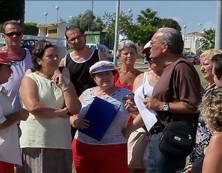 Imagen de Ángel Sáez Recoge 150 Firmas De Los Vecinos De Los Altos Por El Estado De Un Solar