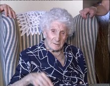 Imagen de Hernández Mateo Felicita A La Torrevejense Isabel Pagán En Su 100 Cumpleaños