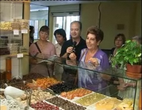 Imagen de La Asociacion De Amas De Casa Elaboró Cocido Con Pelotas En La Cocina De La Plasa