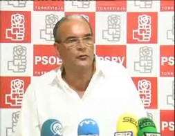 Imagen de Angel Saez Defiende En Alicante El Tren Para La Ciudad Y Transporte Con El Altet