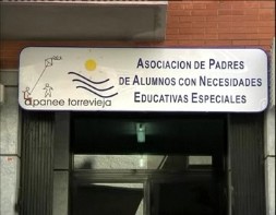 Imagen de Ayuntamiento Renueva Subvención A Apanee Por Valor De 90.000 Euros