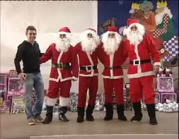 Imagen de El Papa Noel De Ilusiones Infantiles Entrego Juguetes A Los Chicones De Alpe