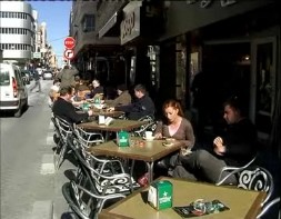Imagen de Torrevieja Afronta Con Normalidad El Segundo Día De Aplicación De La Ley Antitabaco