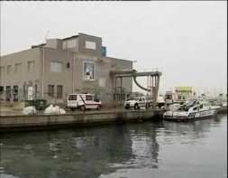 Imagen de Llegada Al Puerto De Torrevieja De Una Patera Con 12 Inmigrantes