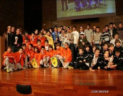 Imagen de Los Cadetes De Fútbol Sala Recogen En Valencia Su Título De Campeones Autonómicos 