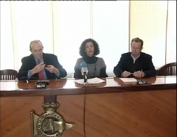 Imagen de El Club Náutico De Torrevieja Firma Un Convenio Con Apanee Por El Que Le Cede Sus Instalaciones