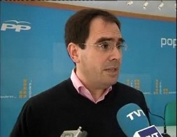 Imagen de El Psoe Critica El Gasto Del Pp En Su Candidato Y El Pp Agradece Al Psoe Su Promoción