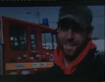 Imagen de Steve Moore Llega A Torrevieja En Su Vuelta Al Mundo En Un Camión De Bomberos