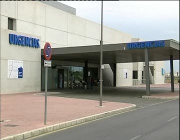 Imagen de El Hospital De Torrevieja Realiza Intervención Quirúrgica Pionera En El Mundo