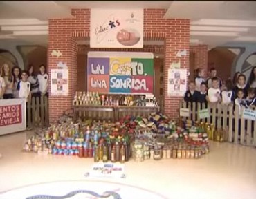 Imagen de Entrega De Alimentos Para La Plataforma Alimentos Solidarios Torrevieja