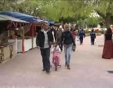 Imagen de La Lluvia Desluce El Primer Día Del Mercado Medieval Que Se Celebra En El Jardín De Las Naciones